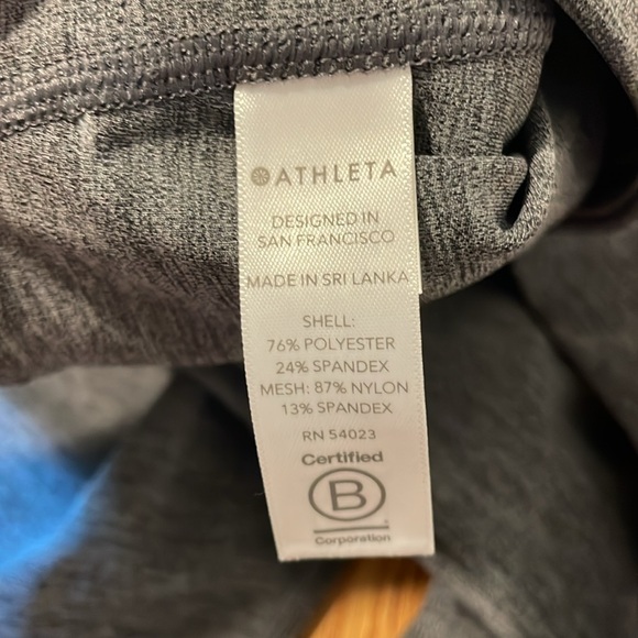 Athleta Women’s Gray Ultimate Stash Pocket 9” Short - Picture 6 of 6